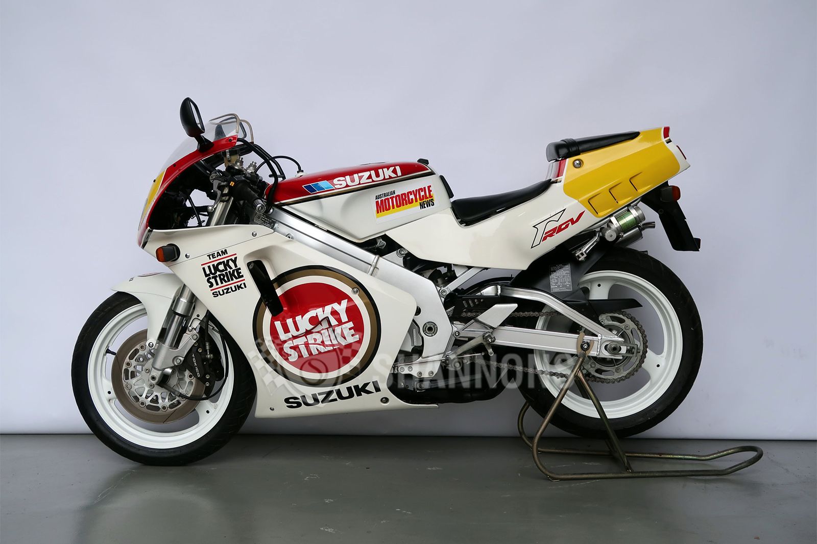 Suzuki RGV250